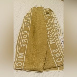 MICHAEL KORS METALLIC GOLD COLD WEATHER SCARF . ONE SIZE .
